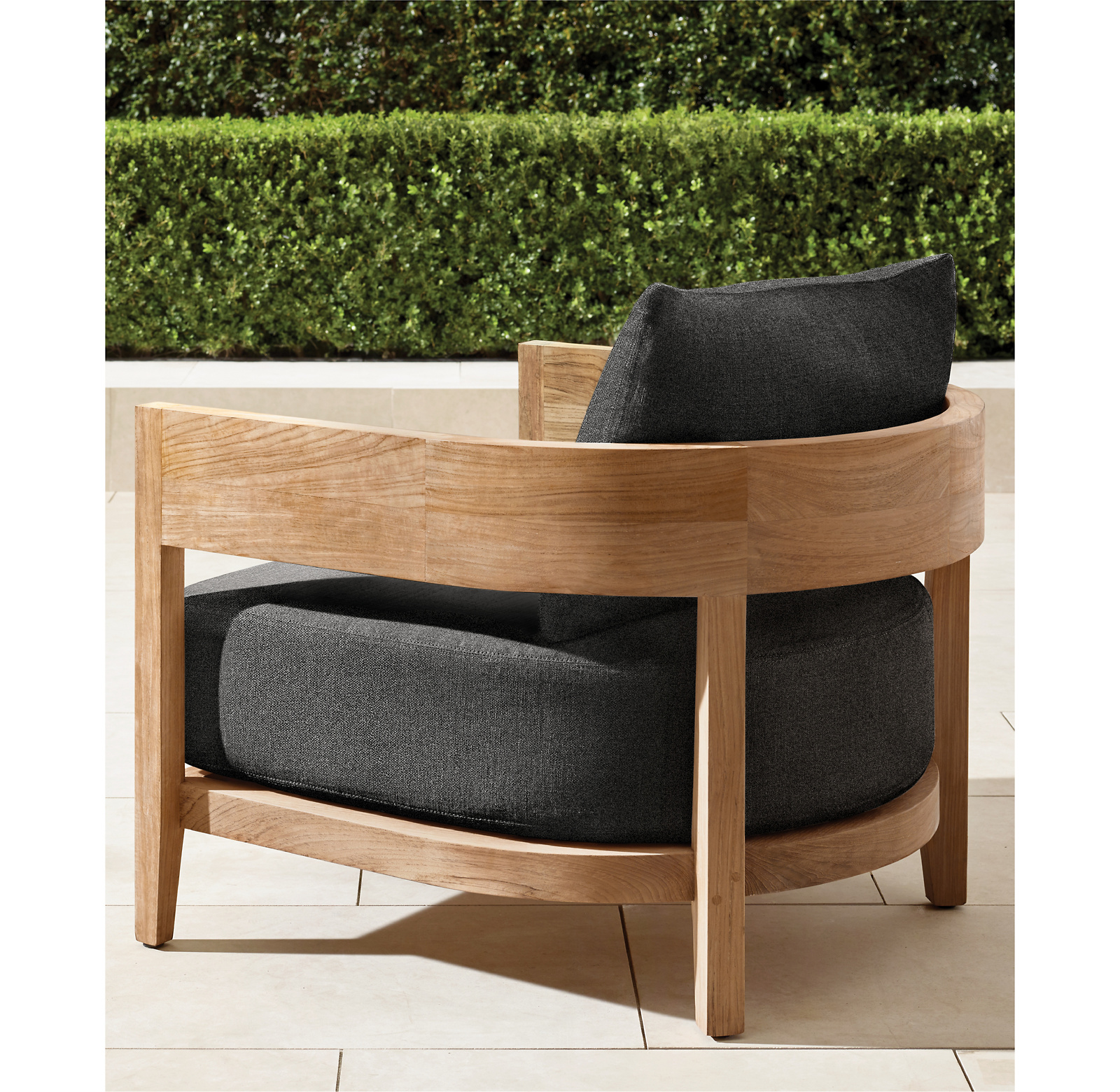 The Arvida Outdoor Chaise